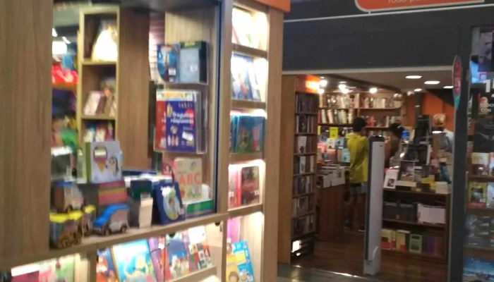 Bookshop -  Estante De Libros - Montevideo