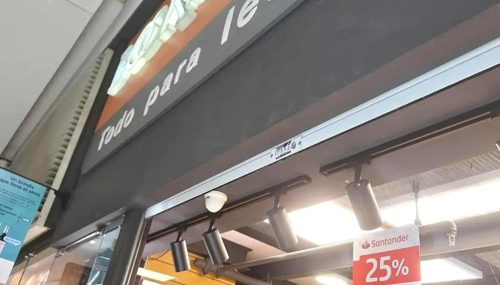 Bookshop -  Estante De Libros - Montevideo