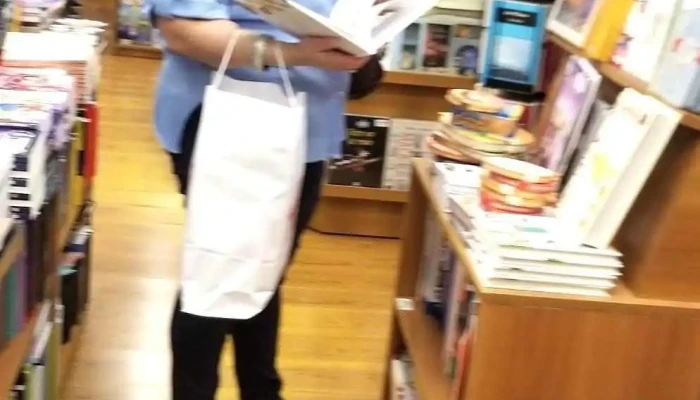 Bookshop -  Estante De Libros - Montevideo