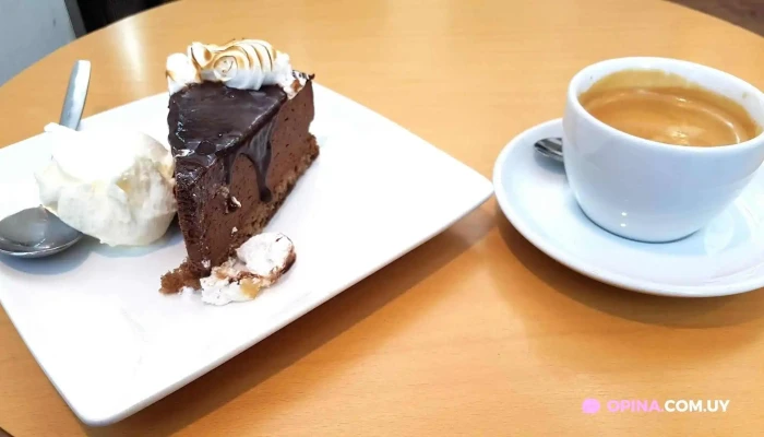 Bortolot Gelato Caffe Helado - Col. del Sacramento