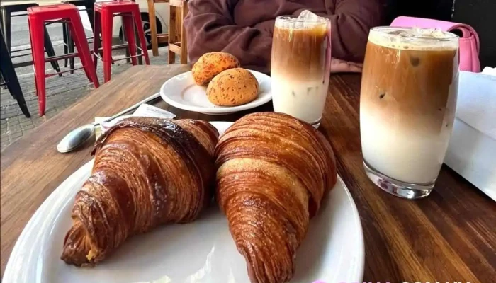 Brecha Bar Y Cafe -  Croissant - Montevideo