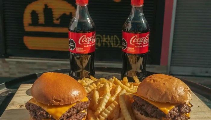 Burger Hood -  Comida Y Bebida - Montevideo