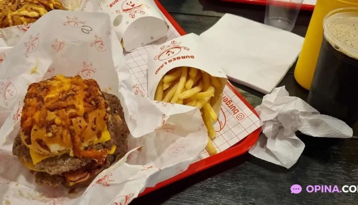 Burger Land -  Comida Y Bebida - Paysand&uacute;