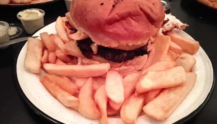 Burgers Pocitos -  Comidas Y Bebidas - Montevideo