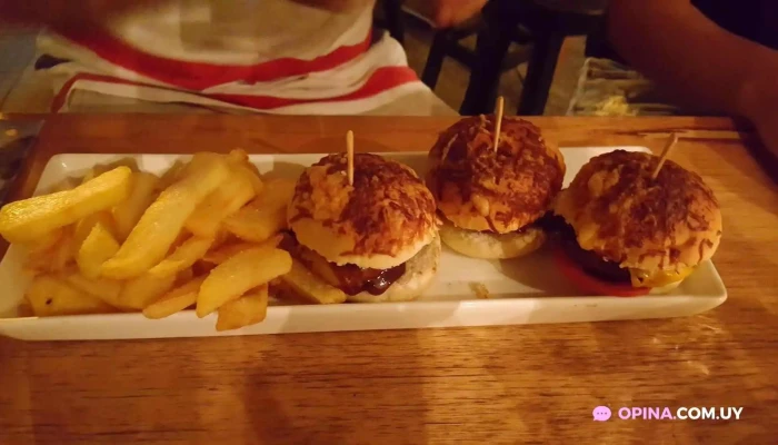 Burgers Pocitos -  Papas Fritas - Montevideo