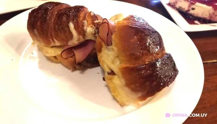 Cafe Brasilero Croissant - Montevideo