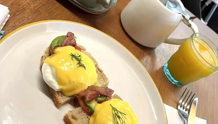 Cafe Gourmand Huevos Benedict - Montevideo