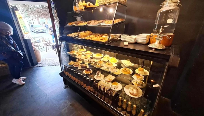 Cafeteria Pasteleria Florencia Ambiente - Col. del Sacramento