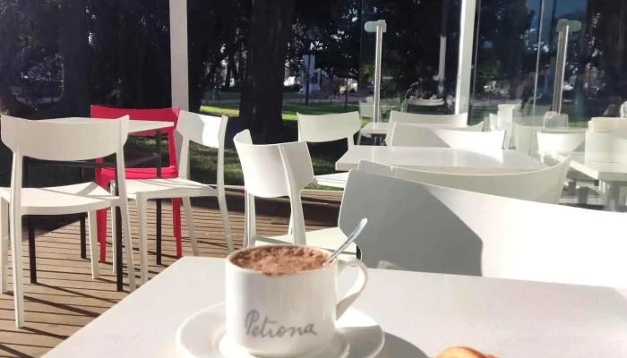 Cafeteria Petrona Comidas Y Bebidas - Montevideo