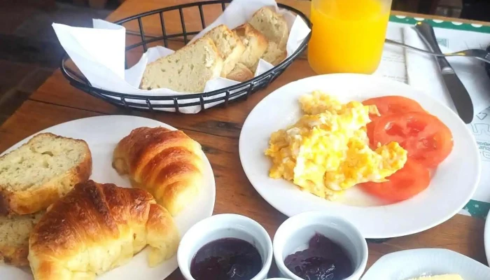 Caliu Earthship Restaurant Y Ecolodge -  Comidas Y Bebidas - Col. del Sacramento