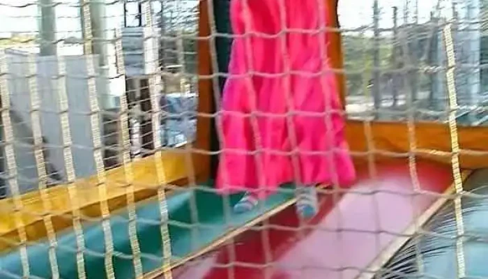 Cancha De Futbol Sintetico Y Parrilla Ailen Videos - Col. del Sacramento