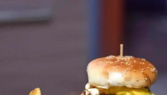 Carrito Al Paso La 66 Hamburguesa - Rafael Perazza