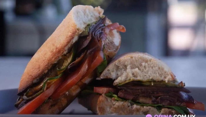 Casa Flo -  Comida Y Bebida - Montevideo