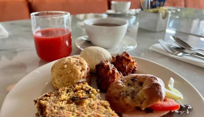 Cauce Restaurante -  Comida Y Bebida - Montevideo