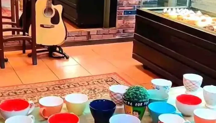 Central Friends Dinner Coffee Shop Videos - Montevideo