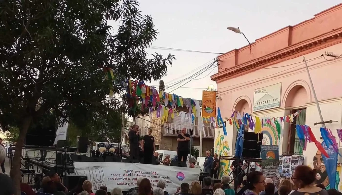 Centro Cultural Oeste -  Abierto Ahora - Montevideo
