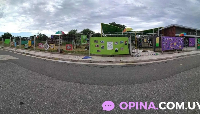 Centro de Atención a la Infancia y la Familia, Caif 6 de Diciembre (cdi) - Montevideo