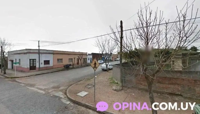 Centro Integrado (Escuela De Educación Artística N°64 - Escuela de Educación Especial N°80)) - Treinta Y Tres