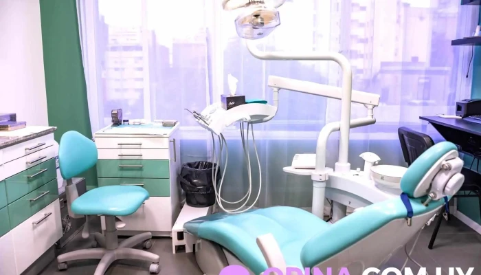 Centro Odontologico Dr Andres Cousillas Del Propietario - Montevideo