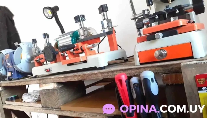 Cerrajero J. Hernandez - Uruguay