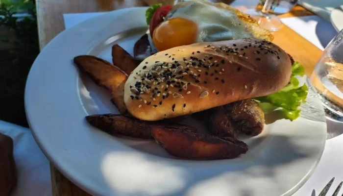 Charco Bistro Sandwich De Pollo - Colonia del Sacramento