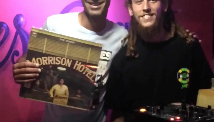 Charles Bar -  Comentario 1 - Maldonado