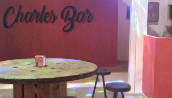 Charles Bar -  Comentario 3 - Maldonado