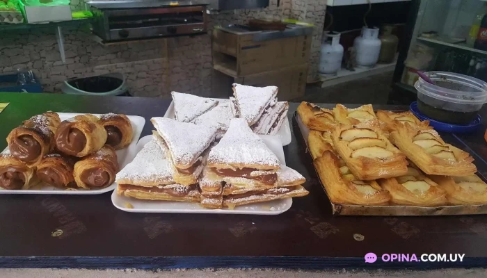 Chiveteria Lo Del Pela Comida Y Bebida - Nueva Palmira