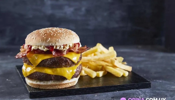 Chivitos La Mole -  Papas Fritas - Montevideo