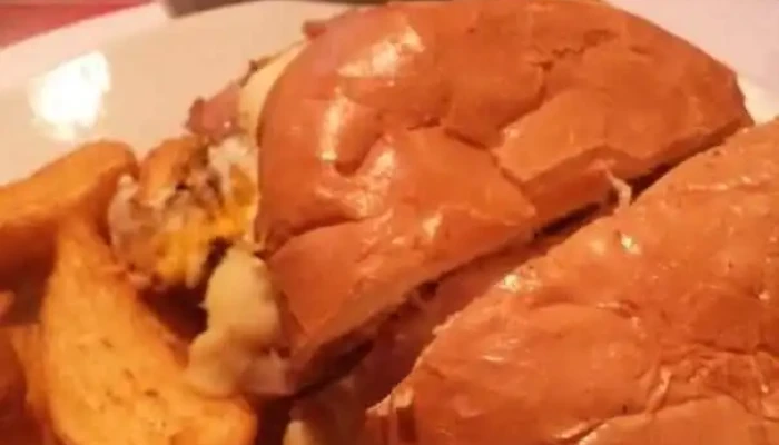 Cine Bar Parrilla Y Resto -  Comida Y Bebida - Nueva Helvecia