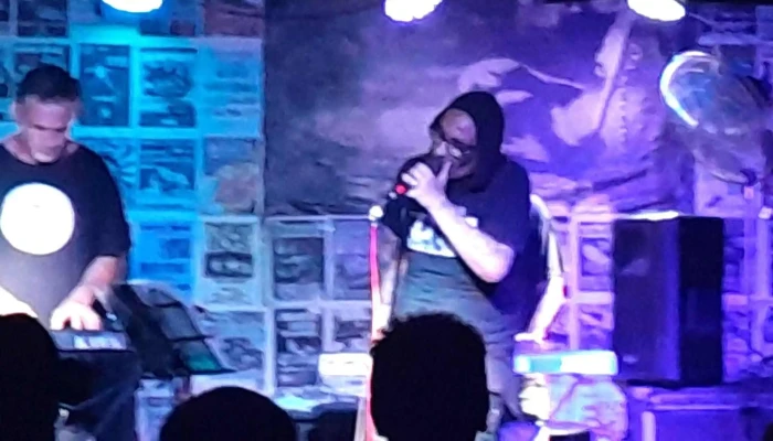 Clash City Rockers Bar -  Comentario 3 - Montevideo