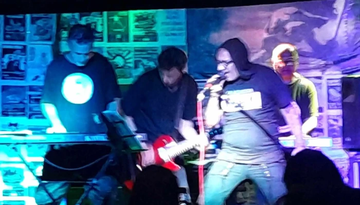 Clash City Rockers Bar -  Comentario 4 - Montevideo