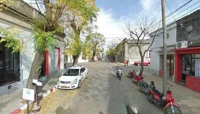 Clinica Collage Cerca De Mideg - Melo