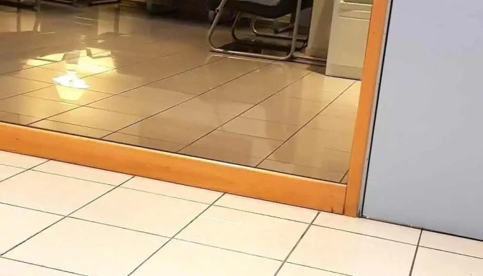 Clinica Doctores Leborgne Sala De Espera - Montevideo