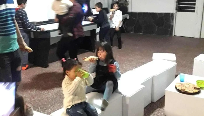 Club Social Y Deportivo Primavera -  Comidas Y Bebidas - Montevideo