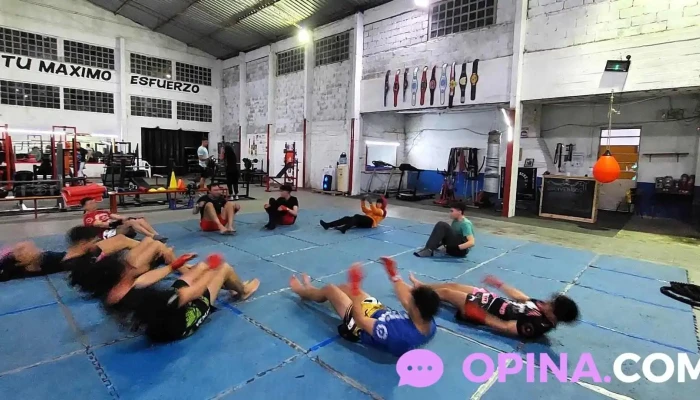 Club Social Y Deportivo Solis Gimnasio - La Floresta