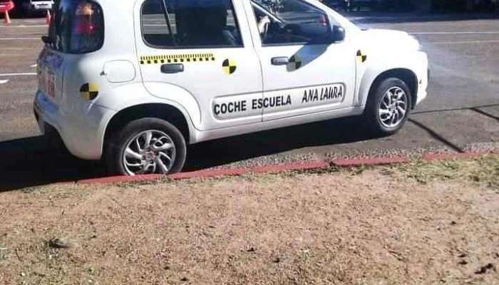 Coche Escuela Ana Laura -  Del Propietario - Salto