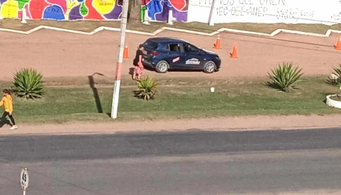 Coche Escuela Frontera Instagram - Chuy