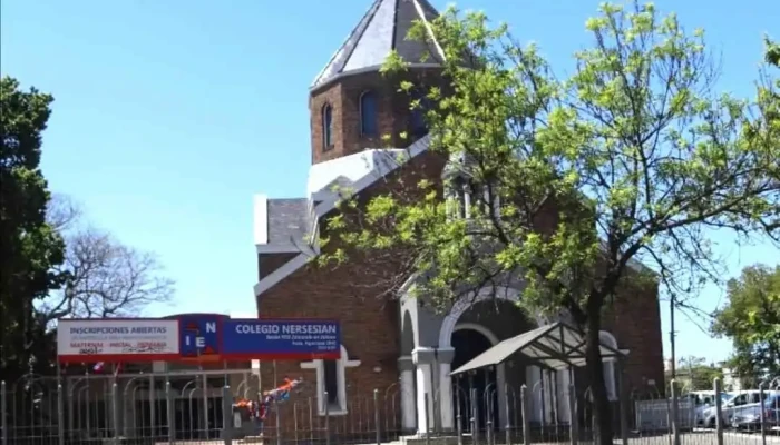 Colegio -    Instituto Educacional Nersesian Catalogo - Montevideo