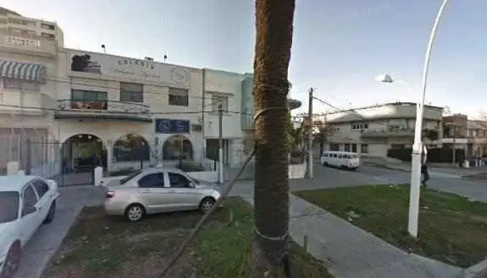 Colegio Delmira Agustini -  Cerca De Mideg - Montevideo