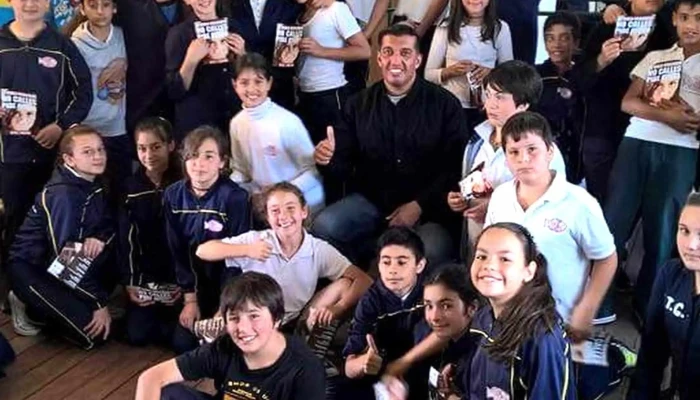 Colegio Joaquin Torres Garcia -  Cerca De Mi - Piri&aacute;polis