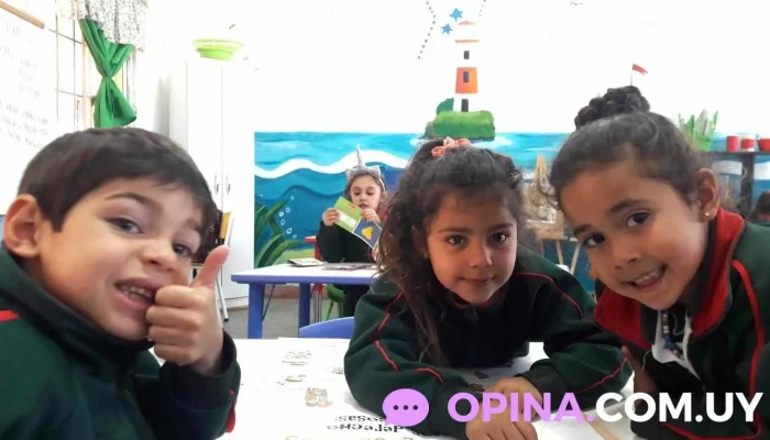 Colegio San Adolfo, Fe y Alegría - 18 De Mayo