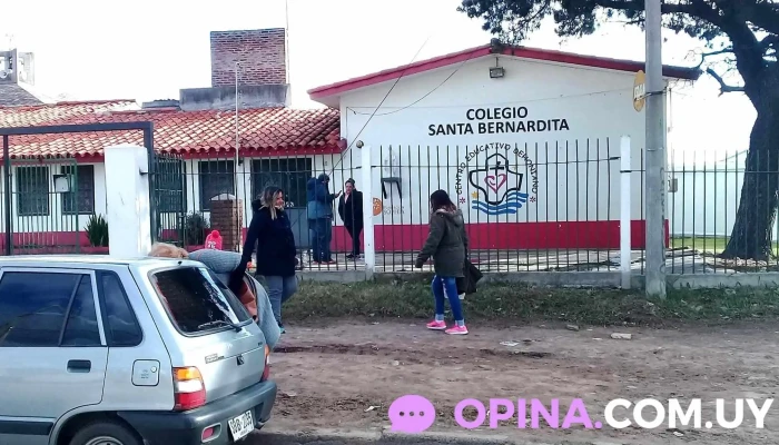 Colegio Santa Bernardita -  Edificio - Montevideo