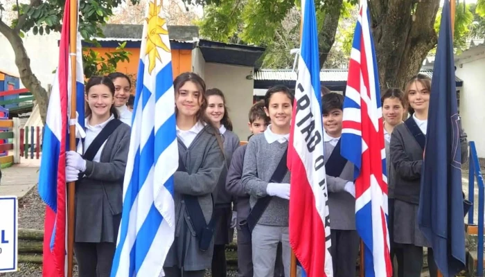 Colegio Y Liceo San Gabriel -  Videos - Col. del Sacramento