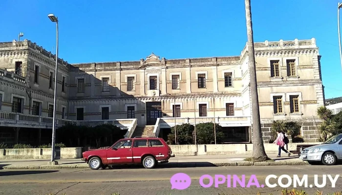 Colonia Escolar Ndeg 85 Emilio Oribe Ex Gran Hotel Piria Edificio - Piriápolis