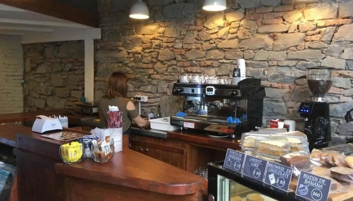 Colonia Sandwich Coffee Shop -  Ambiente - Col. del Sacramento