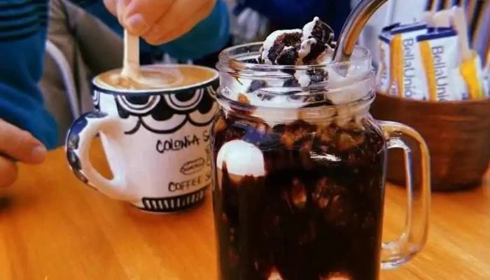 Colonia Sandwich Coffee Shop -  Cafe Con Hielo - Col. del Sacramento