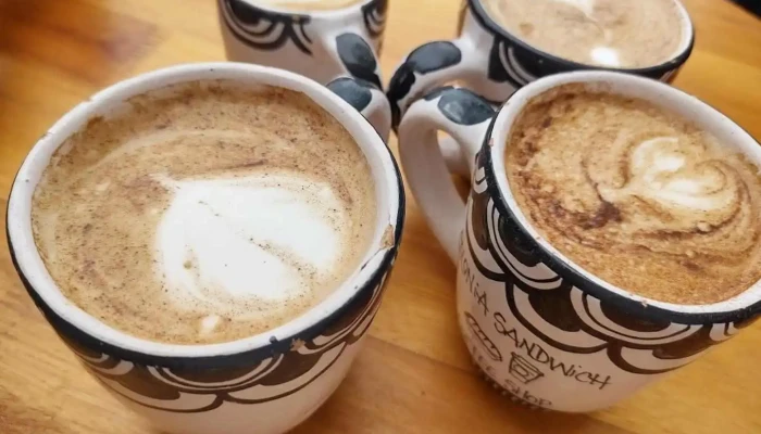 Colonia Sandwich Coffee Shop -  Capuchino - Col. del Sacramento