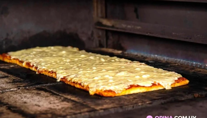 Como En Casa Pizzeria -  Pizza - La Floresta