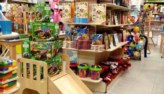 Compinches Libros Juguetes Y Mas Del Propietario - Montevideo